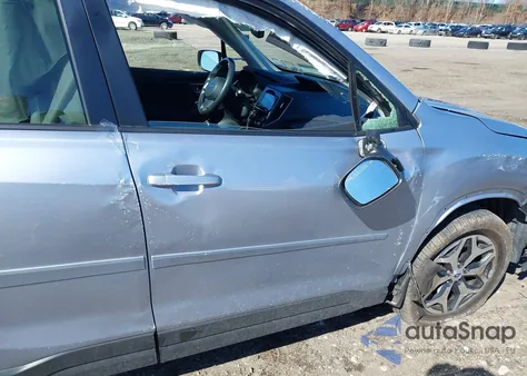 2024 Subaru Forester Premium z USA, uszkodzony, nr VIN JF2SKADC8RH481385